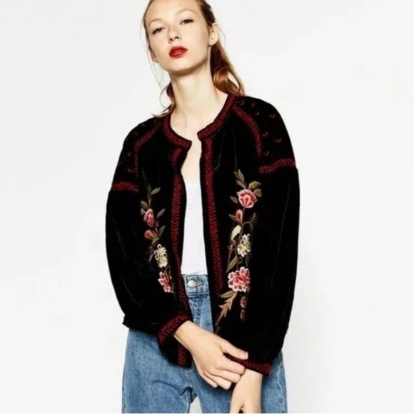 Zara Woman Velvet Open Front Embroidered Beaded
Floral Jacket M - Picture 2 of 8
